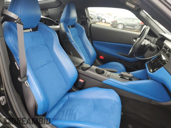 2024 Nissan Z Performance z VIN JN1BZ4BH6RM361251, wystawiony jako Copart lot #54354075 z przebiegiem 21 289 mil mil oraz Szkoda całkowita • Salvage title. Historia ofert i sprzedaży dostępna na DreamBid. Obrazek 10.