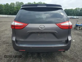 2015 Toyota Sienna XLE z VIN 5TDYK3DC1FS574647, wystawiony jako Copart lot #64163905 z przebiegiem 144 403 mil mil oraz Szkoda całkowita • Salvage title. Historia ofert i sprzedaży dostępna na DreamBid. Obrazek 6.
