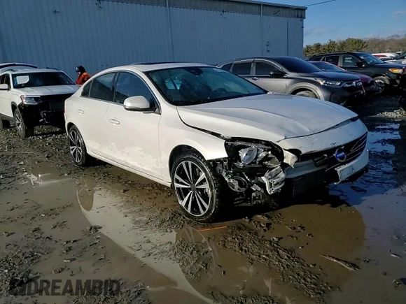 2018 Volvo S60 Inscription z VIN LYV402TK1JB157468, wystawiony jako Copart lot #44784435 z przebiegiem 77 976 mil mil oraz Szkoda całkowita • Salvage title. Historia ofert i sprzedaży dostępna na DreamBid. Obrazek 14.