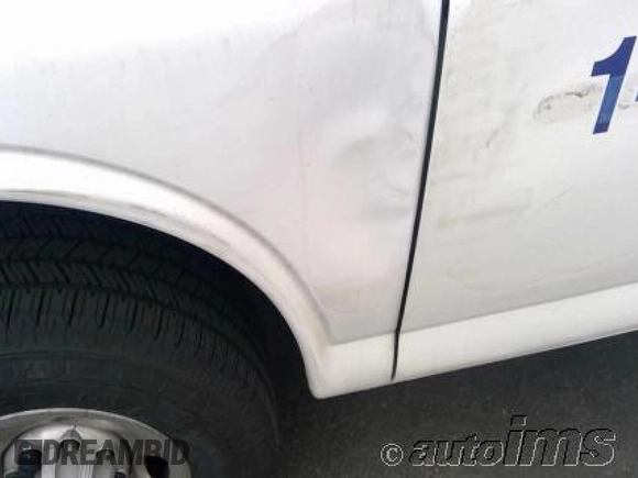 2023 GMC Savana Cargo z VIN 1GTW7AFP8P1143721, wystawiony jako IAAI lot #42383234 z przebiegiem 40 767 mil mil oraz . Historia ofert i sprzedaży dostępna na DreamBid. Obrazek 4.