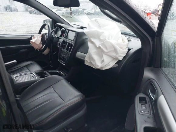 2018 Dodge Grand Caravan GT with VIN 2C4RDGEG9JR221517, listed as a IAAI auction lot 41116067 with 144,402 mi miles. Bid and sale history available at carsss.com. Image 5.