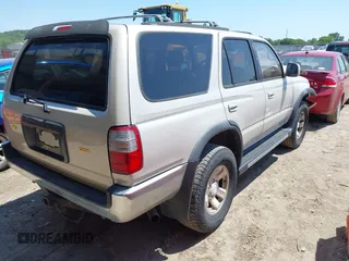1996 Toyota 4Runner SR5 z VIN JT3HN86R8T0015119, wystawiony jako IAAI lot #42247649 z przebiegiem 379 333 mil mil oraz . Historia ofert i sprzedaży dostępna na DreamBid. Obrazek 4.