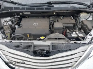 2011 Toyota Sienna XLE AAS with VIN 5TDYK3DC5BS111467, listed as a IAAI auction lot 41560895 with 126,917 mi miles. Bid and sale history available at carsss.com. Image 10.