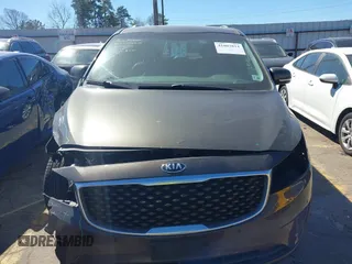 2017 Kia Sedona LX with VIN KNDMB5C14H6329340, listed as a IAAI auction lot 41803814 with 106,672 mi miles. Bid and sale history available at carsss.com. Image 12.
