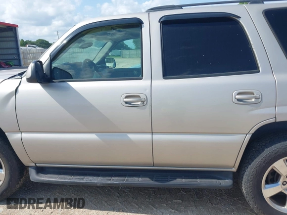 2004 GMC Yukon SLE z VIN 1GKEC13V44R175383, wystawiony jako IAAI lot #42155877 z przebiegiem 303 482 mil mil oraz . Historia ofert i sprzedaży dostępna na DreamBid. Obrazek 14.