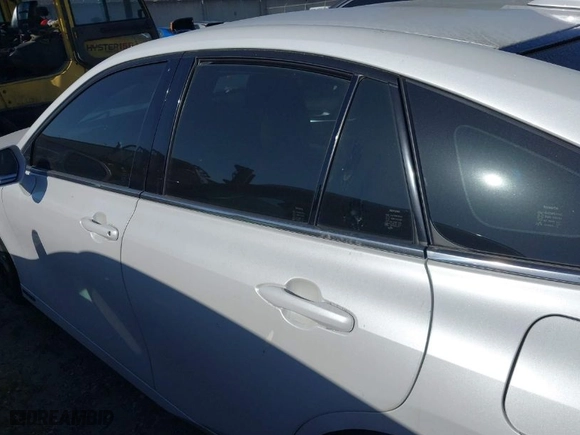 2021 Toyota Mirai XLE with VIN JTDAAAAA1MA002600, listed as a IAAI auction lot 41827164 with 31,602 mi miles. Bid and sale history available at carsss.com. Image 14.