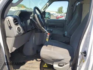2012 Ford Econoline Cargo Recreational z VIN 1FTNE2EW7CDB05549, wystawiony jako Copart lot #59158145 z przebiegiem 174 452 mil mil oraz Czysty tytuł • Clean title. Historia ofert i sprzedaży dostępna na DreamBid. Obrazek 7.