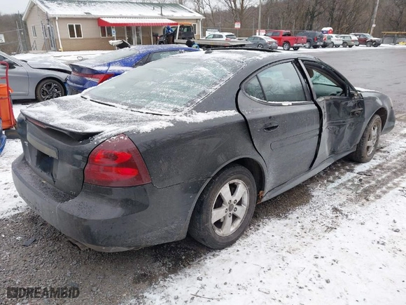 2005 Pontiac Grand Prix GT with VIN 2G2WS522451178087, listed as a IAAI auction lot 41033584 with 88,554 mi miles. Bid and sale history available at carsss.com. Image 4.