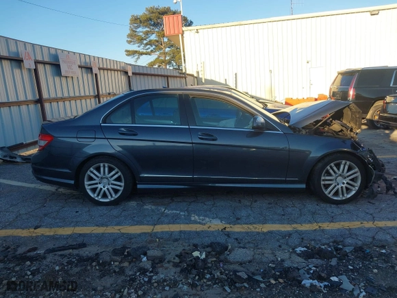 2009 Mercedes-Benz C-Class 3.0L Sport with VIN WDDGF54X89R072872, listed as a IAAI auction lot 41252464 with 1 mi miles. Bid and sale history available at carsss.com. Image 12.