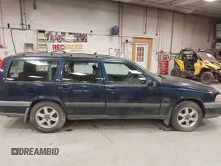 1998 Volvo V70 XC with VIN YV1LZ5647W2504059, listed as a IAAI auction lot 41704655 with 318,742 mi miles. Bid and sale history available at carsss.com. Image 14.