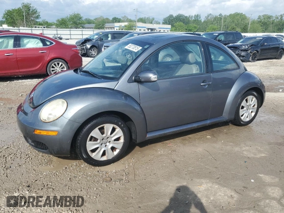 2008 Volkswagen Beetle S z VIN 3VWRW31C98M501653, wystawiony jako Copart lot #55270815 z przebiegiem 137 318 mil mil oraz Nie do naprawy • Non repairable. Historia ofert i sprzedaży dostępna na DreamBid. Obrazek 1.