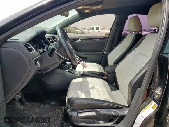2015 Volkswagen Jetta SE с VIN 3VWD17AJ2FM216174, выставлен на аукционе Copart как лот 63268445 с пробегом 154 174 миль миль и Списание • Salvage title. История ставок и продаж доступна на DreamBid. Изображение 7.