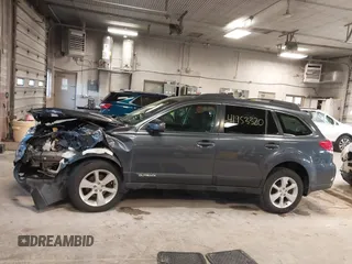 2014 Subaru Outback 2.5i Premium with VIN 4S4BRBDC4E3272518, listed as a IAAI auction lot 41953320 with 145,767 mi miles. Bid and sale history available at carsss.com. Image 14.
