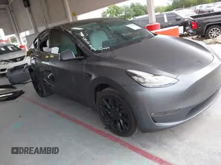 2022 Tesla Model Y Long Range z VIN 7SAYGDEE4NF450434, wystawiony jako IAAI lot #42139728 z przebiegiem 40 575 mil mil oraz . Historia ofert i sprzedaży dostępna na DreamBid. Obrazek 1.
