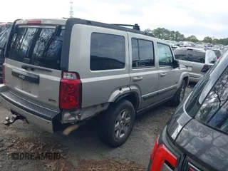 2007 Jeep Commander Sport z VIN 1J8HG48P47C672667, wystawiony jako IAAI lot #40423450 z przebiegiem 230 823 mil mil oraz . Historia ofert i sprzedaży dostępna na DreamBid. Obrazek 4.