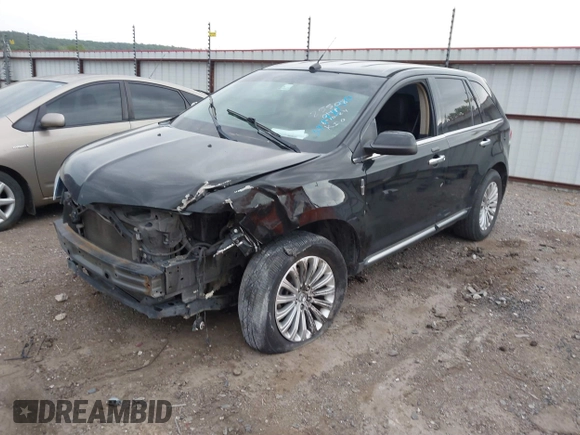 2011 Lincoln MKX with VIN 2LMDJ8JK1BBJ21327, listed as a IAAI auction lot 39778150 with 191,013 mi miles. Bid and sale history available at carsss.com. Image 2.