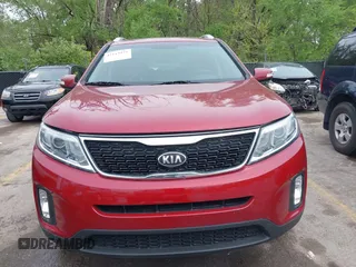 2014 Kia Sorento LX with VIN 5XYKT4A75EG480122, listed as a IAAI auction lot 42113975 with 171,754 mi miles and . Bid and sale history available at carsss.com. Image 6.