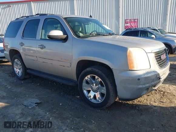 2008 GMC Yukon SLT w/4SB with VIN 1GKFC13038R105520, listed as a IAAI auction lot 41453825 with 245,024 mi miles. Bid and sale history available at carsss.com. Image 1.