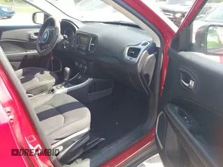 2018 Jeep Compass Sport with VIN 3C4NJCABXJT502717, listed as a IAAI auction lot 41985204 with 124,900 mi miles and . Bid and sale history available at DreamBid. Image 5.