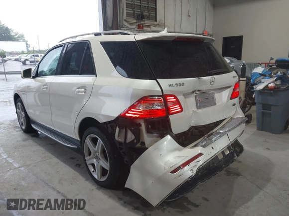 2013 Mercedes-Benz M 550 with VIN 4JGDA7DB3DA165765, listed as a IAAI auction lot 42323988 with 96,344 mi miles and . Bid and sale history available at DreamBid. Image 14.