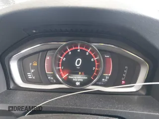 2018 Volvo V60 z VIN YV440MWK6J2048820, wystawiony jako IAAI lot #42323114 z przebiegiem 36 967 mil mil oraz . Historia ofert i sprzedaży dostępna na DreamBid. Obrazek 7.