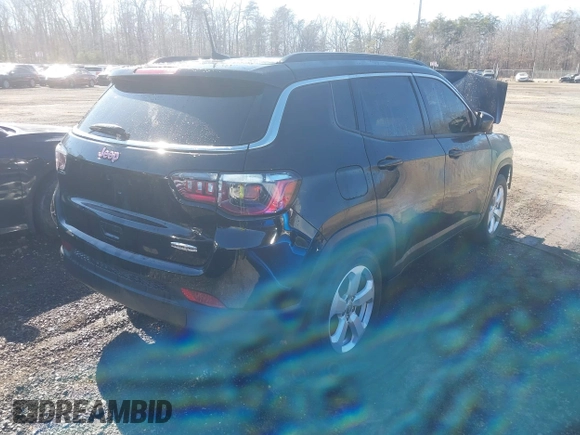 2021 Jeep Compass Altitude with VIN 3C4NJCBB0MT542758, listed as a IAAI auction lot 41624765 with Not Provided miles. Bid and sale history available at carsss.com. Image 4.