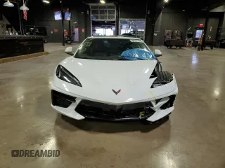 2024 Chevrolet Corvette 2LT z VIN 1G1YB2D4XR5122833, wystawiony jako Copart lot #88783495 z przebiegiem 3 875 mil mil oraz Szkoda całkowita • Salvage title. Historia ofert i sprzedaży dostępna na DreamBid. Obrazek 2.