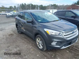 2019 Ford Escape SE z VIN 1FMCU9G96KUB07569, wystawiony jako IAAI lot #41868482 z przebiegiem 107 265 mil mil oraz . Historia ofert i sprzedaży dostępna na DreamBid. Obrazek 1.