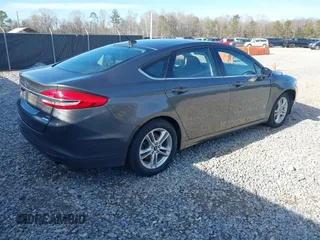 2018 Ford Fusion SE with VIN 3FA6P0HD9JR135398, listed as a IAAI auction lot 41315846 with 96,798 mi miles. Bid and sale history available at carsss.com. Image 4.