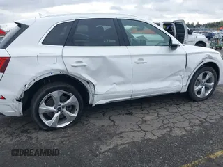 2021 Audi Q5 Prestige with VIN WA1CAAFY8M2099653, listed as a IAAI auction lot 41903022 with 27,611 mi miles. Bid and sale history available at carsss.com. Image 6.