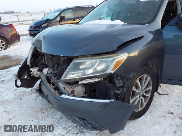 2013 Nissan Pathfinder SV with VIN 5N1AR2MM1DC622173, listed as a IAAI auction lot 41301254 with 145,903 mi miles. Bid and sale history available at carsss.com. Image 6.