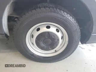 2023 Ford Transit Cargo с VIN 1FTBR1X89PKA75830, выставлен на аукционе IAAI как лот 42907933 с пробегом 17 668 миль миль и . История ставок и продаж доступна на DreamBid. Изображение 17.