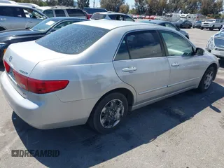 2005 Honda Accord LX z VIN 1HGCM56415A152722, wystawiony jako IAAI lot #42011086 z przebiegiem 217 966 mil mil oraz . Historia ofert i sprzedaży dostępna na DreamBid. Obrazek 4.