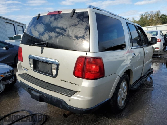 2006 Lincoln Navigator Luxury with VIN 5LMFU27546LJ15292, listed as a Copart auction lot 80434624 with 0 mi miles and Salvage Title. Bid and sale history available at carsss.com. Image 3.
