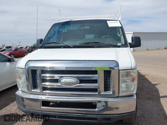 2014 Ford Econoline Cargo Commercial z VIN 1FTNE2EW6EDA19961, wystawiony jako IAAI lot #42370572 z przebiegiem 107 320 mil mil oraz . Historia ofert i sprzedaży dostępna na DreamBid. Obrazek 12.