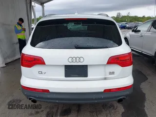 2010 Audi Q7 3.6L Premium Plus with VIN WA1LYAFE6AD007604, listed as a IAAI auction lot 41955633 with 240,433 mi miles. Bid and sale history available at carsss.com. Image 16.