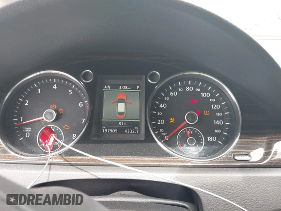 2013 Volkswagen CC Executive z VIN WVWGU7AN8DE520610, wystawiony jako IAAI lot #42278719 z przebiegiem 197 905 mil mil oraz . Historia ofert i sprzedaży dostępna na DreamBid. Obrazek 7.
