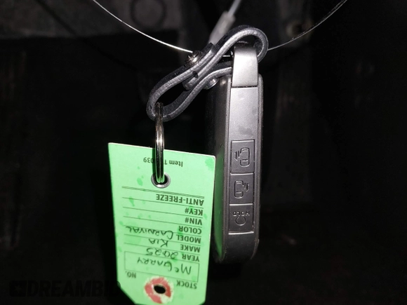 2025 Kia Carnival SX with VIN KNDNE5K33S6467800, listed as a IAAI auction lot 41624780 with 4,456 mi miles and . Bid and sale history available at DreamBid. Image 11.