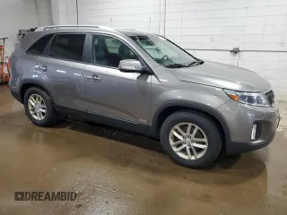 2015 Kia Sorento LX with VIN 5XYKTCA68FG642621, listed as a Copart auction lot 62039005 with 122,579 mi miles and Clean title. Bid and sale history available at DreamBid. Image 4.