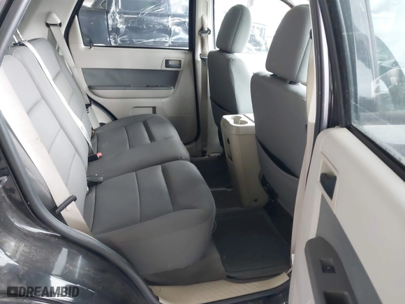 2009 Ford Escape XLT with VIN 1FMCU93G79KC30405, listed as a IAAI auction lot 42043034 with 136,086 mi miles. Bid and sale history available at carsss.com. Image 8.