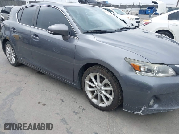 2013 Lexus CT 200h z VIN JTHKD5BH0D2167335, wystawiony jako IAAI lot #42374427 z przebiegiem 257 071 mil mil oraz . Historia ofert i sprzedaży dostępna na DreamBid. Obrazek 6.