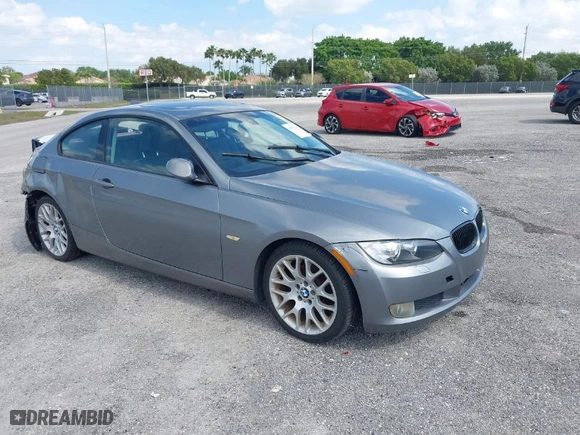 2009 BMW 3 Series 328i with VIN WBAWB33569P137264, listed as a IAAI auction lot 38951216 with 138,173 mi miles. Bid and sale history available at carsss.com. Image 1.