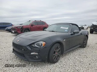 2017 FIAT 124 Spider Elaborazione Abarth z VIN JC1NFAEK5H0116842, wystawiony jako Copart lot #41753335 z przebiegiem 59 233 mil mil oraz Szkoda całkowita • Salvage title. Historia ofert i sprzedaży dostępna na DreamBid. Obrazek 1.