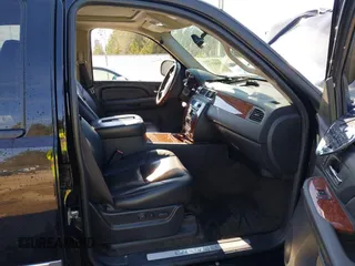 2009 Chevrolet Tahoe LTZ z VIN 1GNFK33049R297484, wystawiony jako IAAI lot #41305771 z przebiegiem 270 024 mil mil oraz . Historia ofert i sprzedaży dostępna na DreamBid. Obrazek 5.
