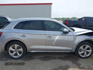 2022 Audi Q5 S line Premium Plus with VIN WA1EAAFY2N2081546, listed as a IAAI auction lot 42255043 with 33,371 mi miles and . Bid and sale history available at DreamBid. Image 13.