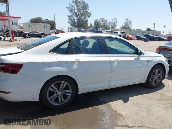 2020 Volkswagen Jetta S z VIN 3VWCB7BU8LM008555, wystawiony jako IAAI lot #41986229 z przebiegiem 54 251 mil mil oraz . Historia ofert i sprzedaży dostępna na DreamBid. Obrazek 13.