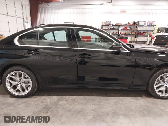 2025 BMW 3 Series 330i xDrive with VIN 3MW89CW03S8F07417, listed as a IAAI auction lot 41645759 with 1,345 mi miles. Bid and sale history available at carsss.com. Image 14.
