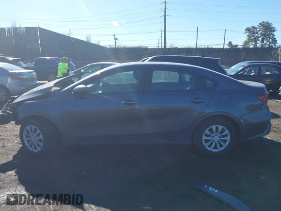 2022 Kia Forte LXS with VIN 3KPF24AD9NE498324, listed as a IAAI auction lot 41656873 with 53,604 mi miles. Bid and sale history available at carsss.com. Image 15.