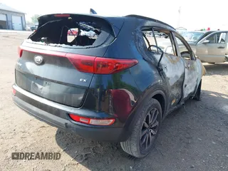 2017 Kia Sportage EX z VIN KNDPN3AC0H7226889, wystawiony jako IAAI lot #42372231 z przebiegiem 125 000 mil mil oraz . Historia ofert i sprzedaży dostępna na DreamBid. Obrazek 4.