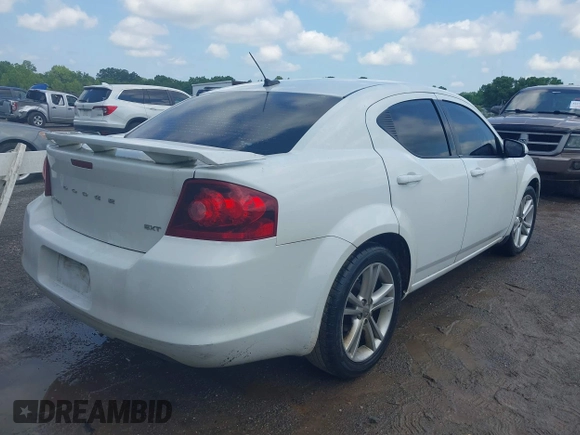 2012 Dodge Avenger SXT z VIN 1C3CDZCB8CN265750, wystawiony jako IAAI lot #42473685 z przebiegiem 163 788 mil mil oraz . Historia ofert i sprzedaży dostępna na DreamBid. Obrazek 4.